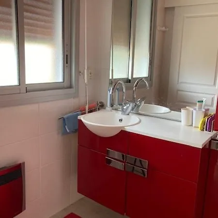 Apartment Climatise 2 Etoiles Avec Balcon, Proche Et Centre - - Fr-1-308-199 Le Lavandou