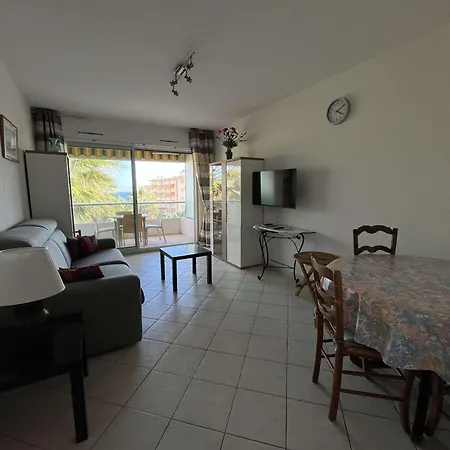 Climatise 2 Etoiles Avec Balcon, Proche Et Centre - - Fr-1-308-199