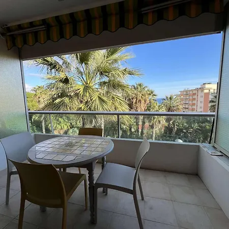 Apartment Climatise 2 Etoiles Avec Balcon, Proche Et Centre - - Fr-1-308-199 Le Lavandou