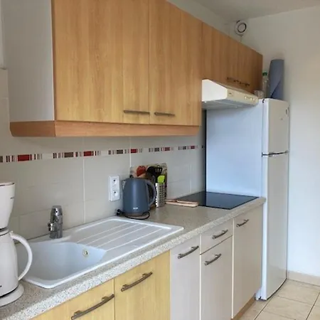 Apartamento Climatise 2 Etoiles Avec Balcon, Proche Et Centre - - Fr-1-308-199 *