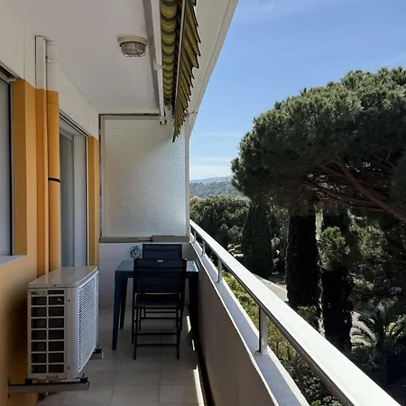 Climatise 2 Etoiles Avec Balcon, Proche Et Centre - - Fr-1-308-199
